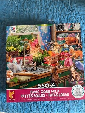 Paws Gone Wild - 550 piece cat puzzle